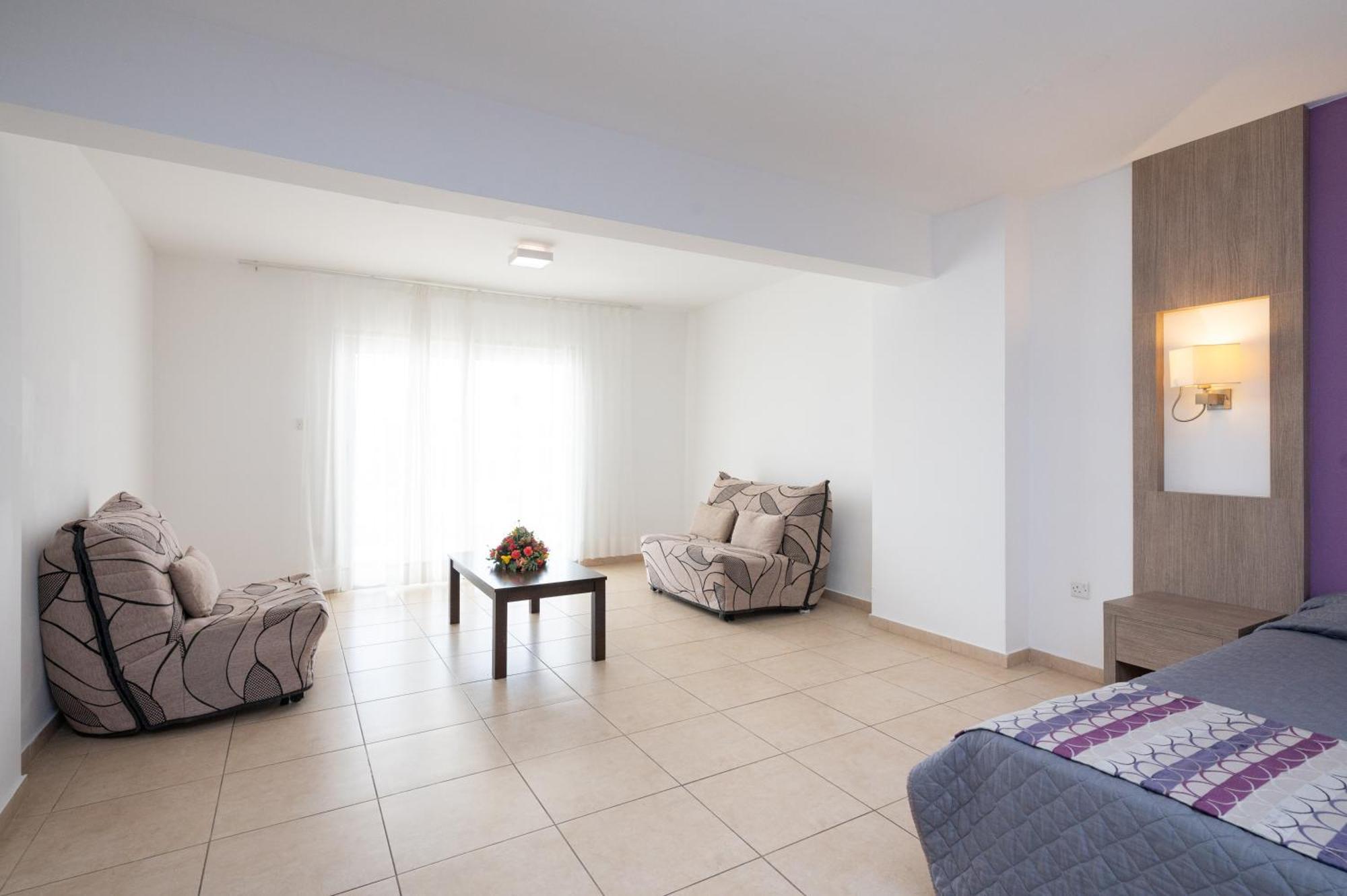 New Famagusta Hotel & Suites アヤナパ エクステリア 写真