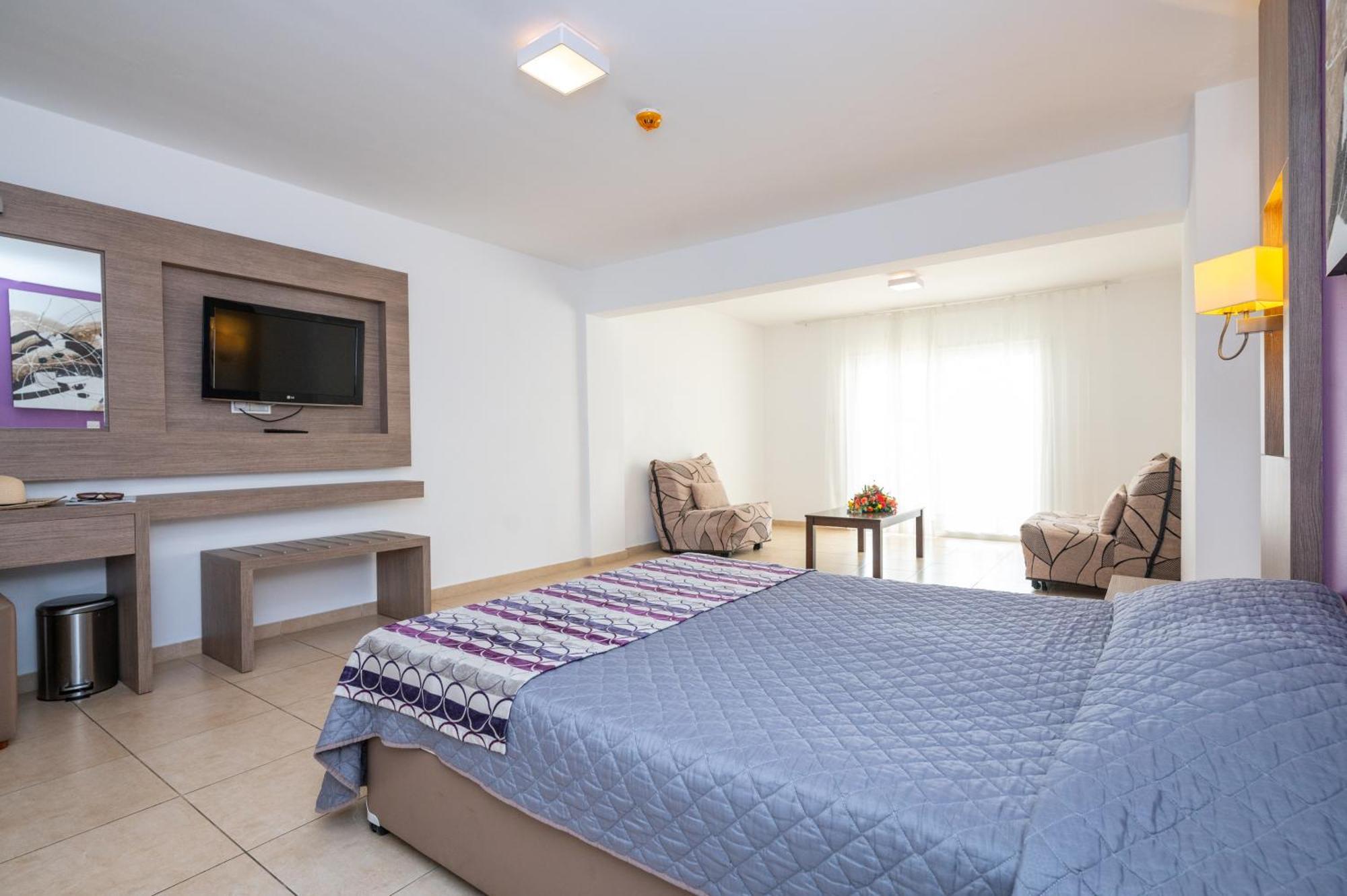 New Famagusta Hotel & Suites アヤナパ エクステリア 写真