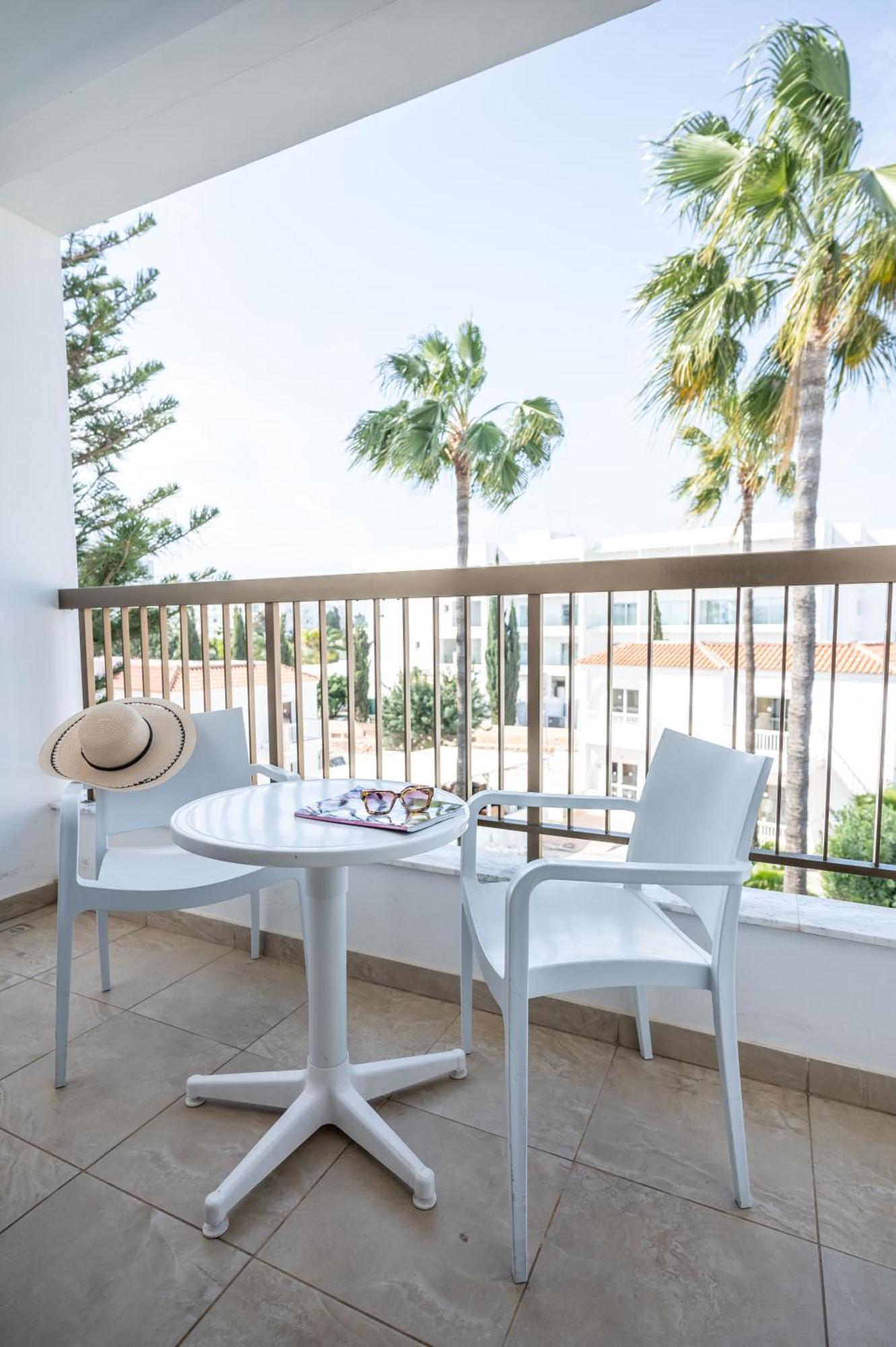 New Famagusta Hotel & Suites アヤナパ エクステリア 写真