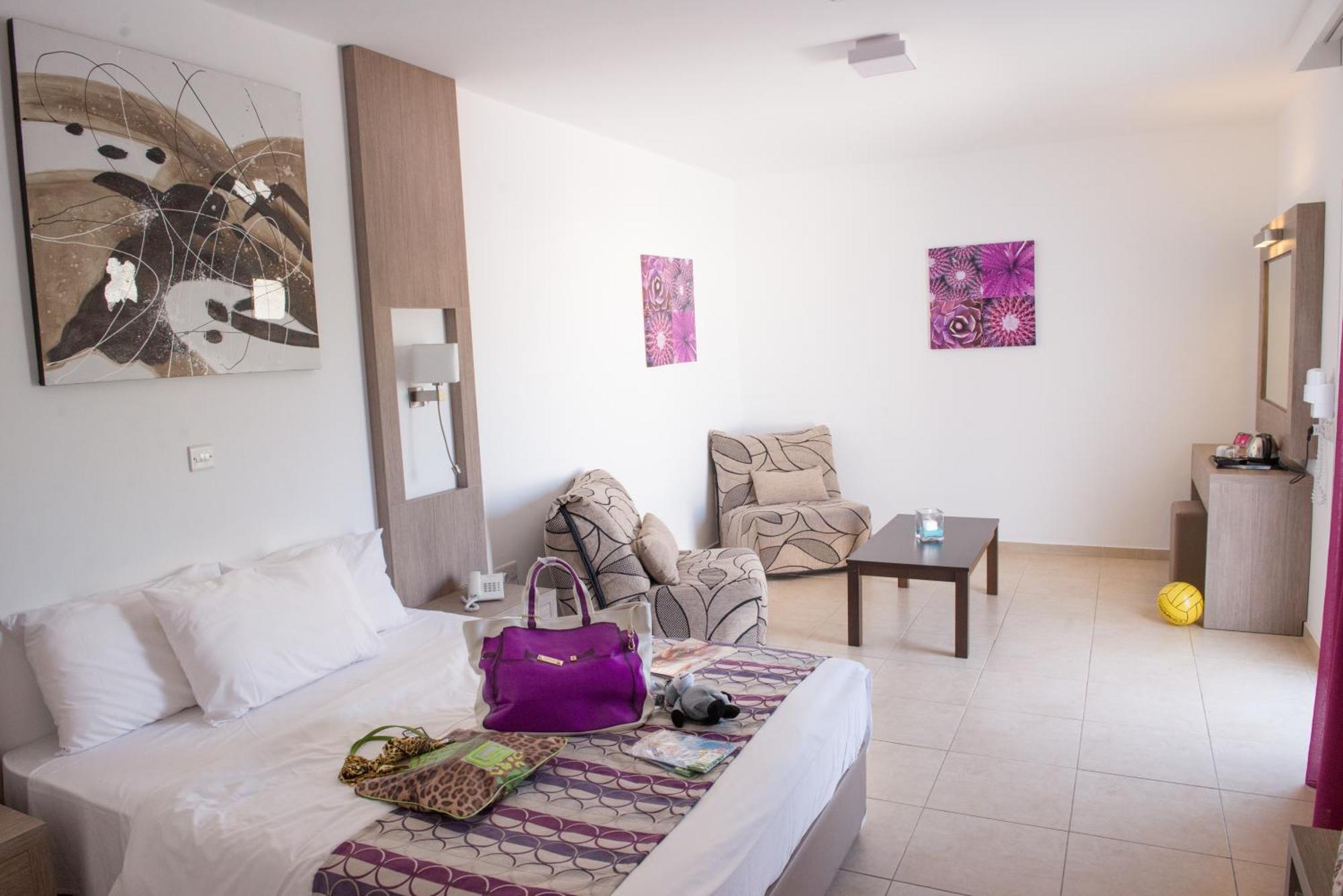 New Famagusta Hotel & Suites アヤナパ エクステリア 写真