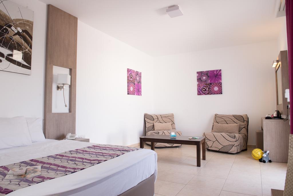New Famagusta Hotel & Suites アヤナパ 部屋 写真