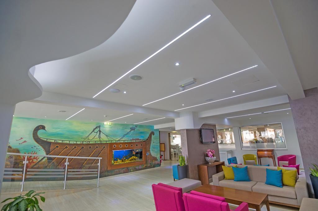 New Famagusta Hotel & Suites アヤナパ エクステリア 写真
